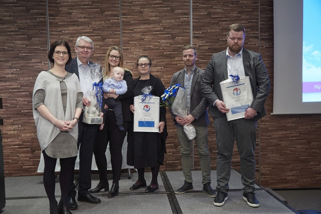 Ingólfur Árnason, framkvæmdastjóri Skagans, veitti verðlaununum viðtöku úr hendi Þórdísar Kolbrúnar R. Gylfadóttur, ferðamála-, iðnaðar- og nýsköpunarráðherra.