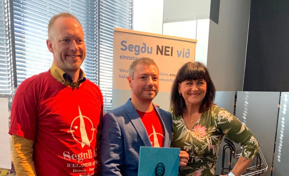 Umhverfisráðherra, fulltrúi verðlaunahafa og formaður dómnefndar.