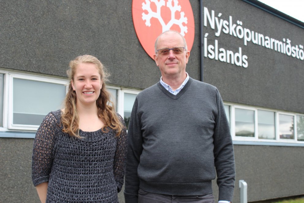 Caroline Medino ásamt leiðbeinanda sínum Guðmundi Gunnarssyni.