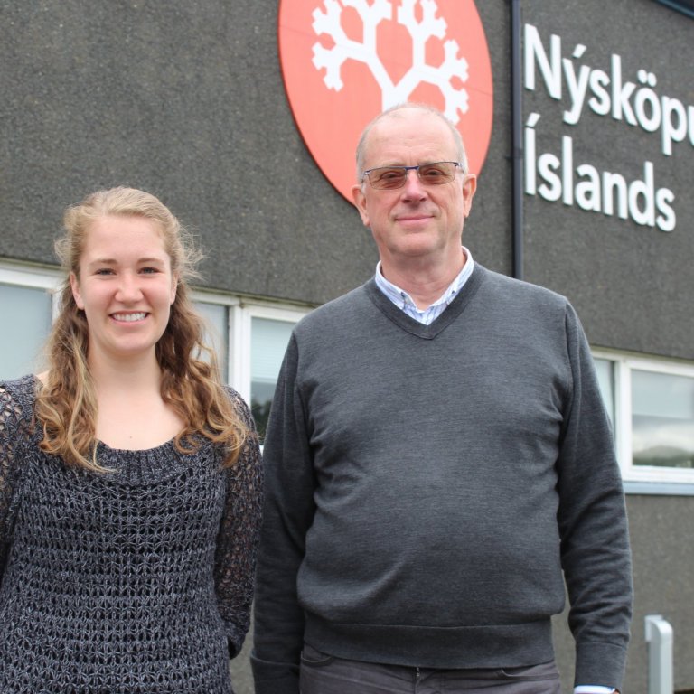 Caroline Medino ásamt leiðbeinanda sínum Guðmundi Gunnarssyni.
